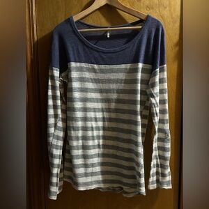 Nine 1 Eight Women’s Size Large Roll Tab Striped Knit Top